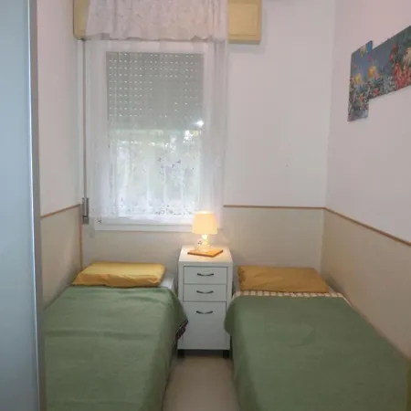 Comfy With Private Garden And Parking Appartement Bibione